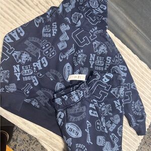 GAP Navy Graphic Pullover with Light Blue Prints